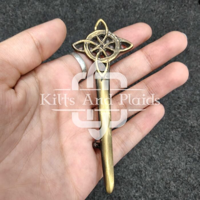 Celtic knots Scottish kilt pin