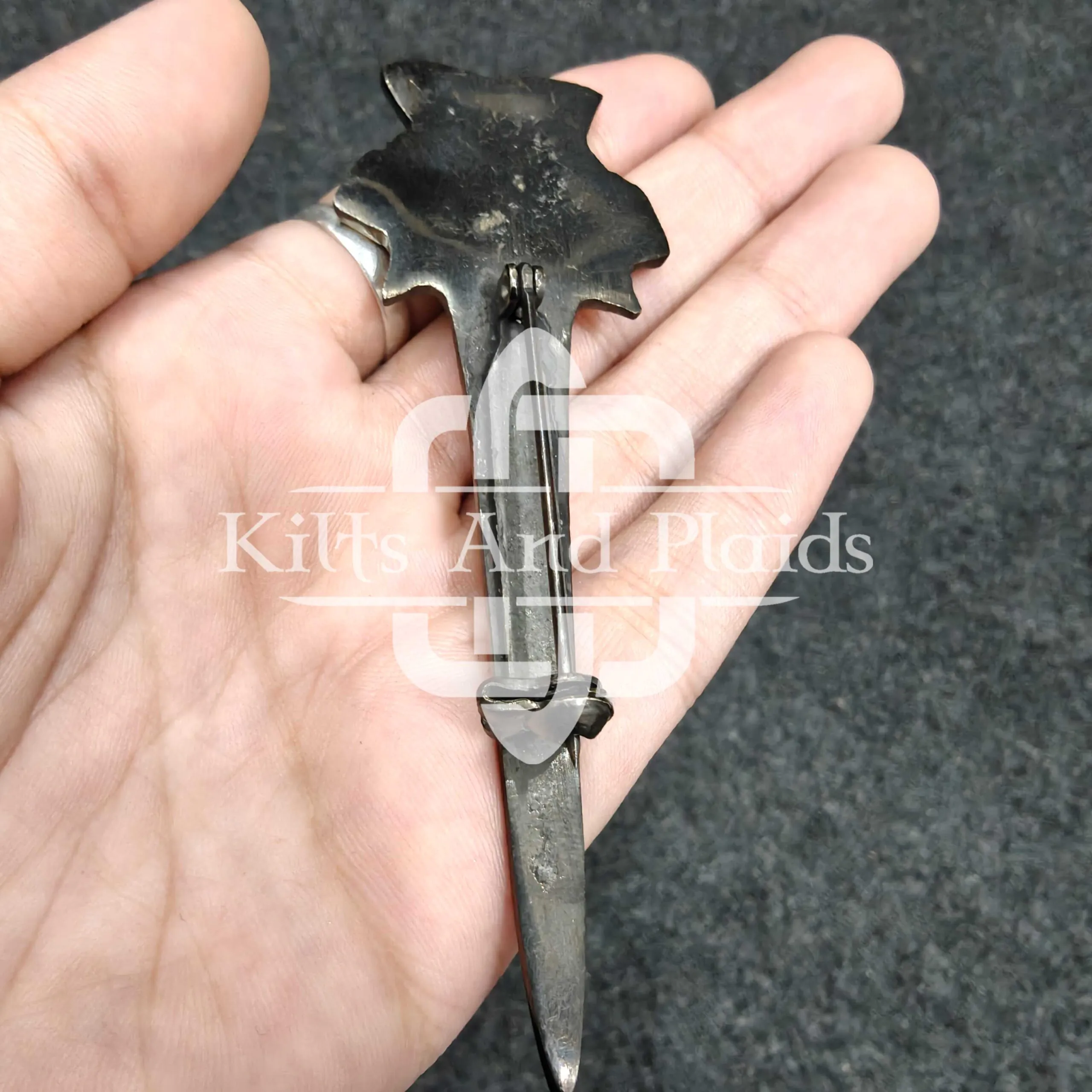 Thistle Scottish kilt pin